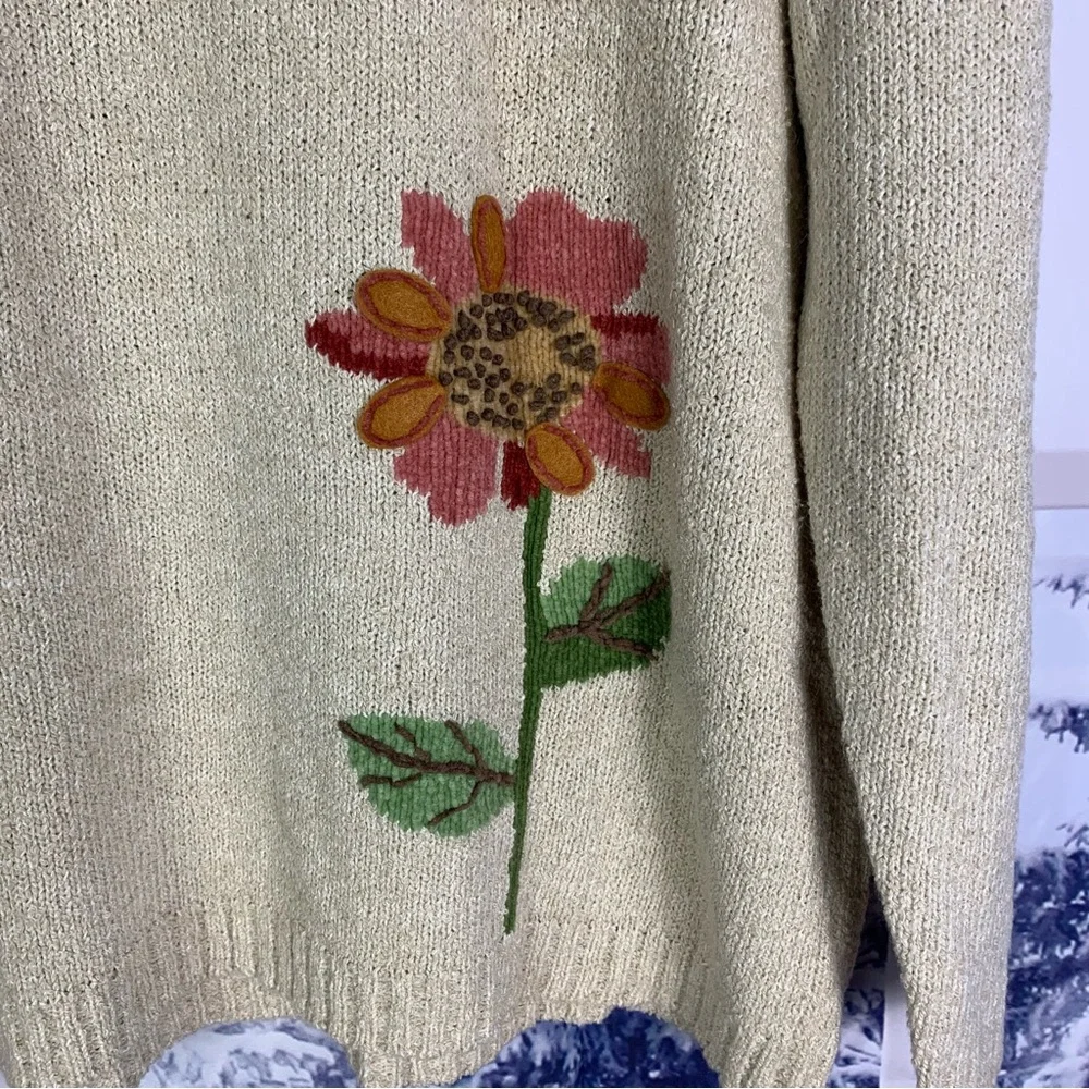 90’s Vintage Flower Embroidered Knit Sweater - Picture 9 of 14